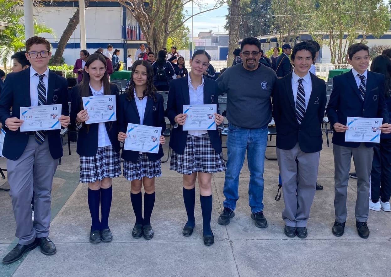 Alumno de secundaria destaca en concursos académicos estatales